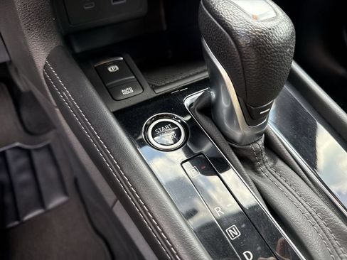 Used 2021 Nissan Kicks SR w/ Exterior Package FWD image 25