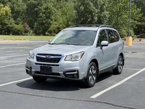 Used 2018 Subaru Forester 2.5i Premium AWD/4WD image 3