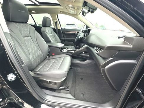 Used 2023 Buick Envision Avenir AWD/4WD image 29