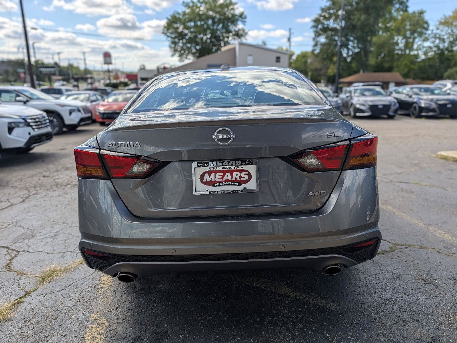 Used 2024 Nissan Altima 2.5 SL AWD/4WD image 11