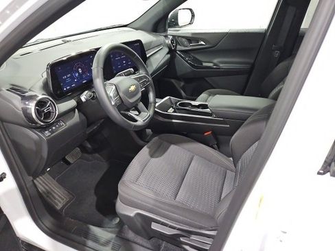 Certified 2025 Chevrolet Equinox LT image 10