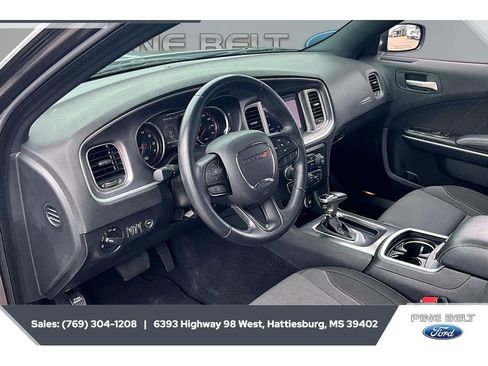 Used 2021 Dodge Charger SXT RWD image 12
