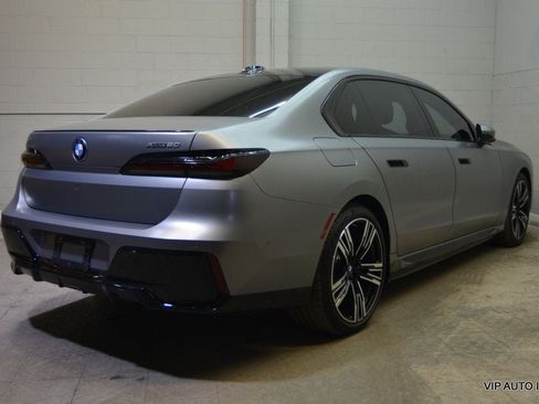Used 2023 BMW i7 xDrive60 AWD/4WD image 4