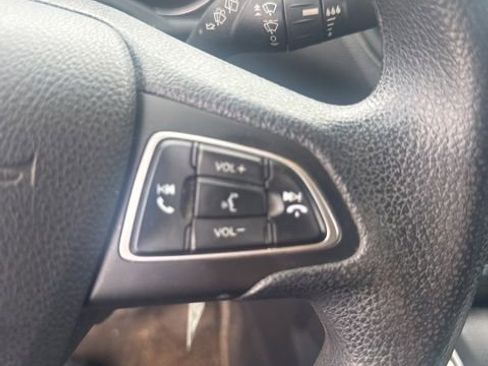 Used 2018 Ford Escape SE image 29