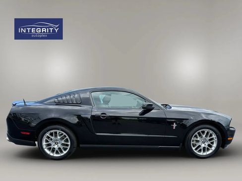 Used 2012 Ford Mustang Coupe RWD image 3