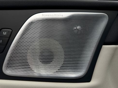 Used 2023 Volvo XC60 B6 Ultimate w/ Climate Package image 16