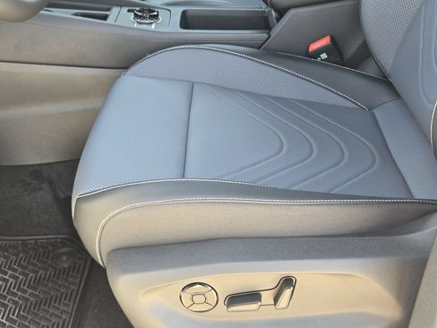 New 2026 Volkswagen Tiguan SE R-Line FWD image 24