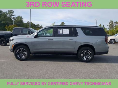 Used 2025 Chevrolet Suburban Z71 image 9