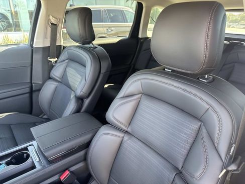 New 2026 Lincoln Nautilus Reserve image 12