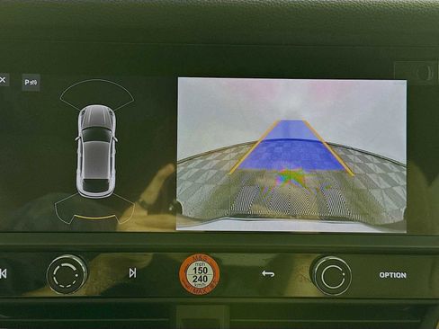 Used 2025 Porsche Macan image 19