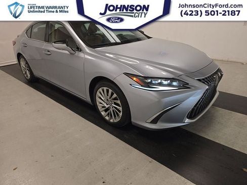 Used 2022 Lexus ES 350 Ultra Luxury w/ Accessory Package image 1
