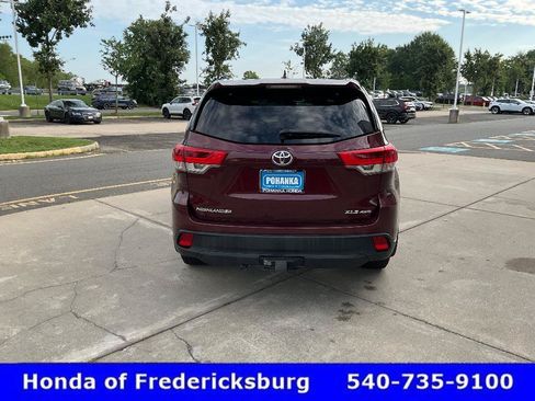 Used 2017 Toyota Highlander XLE AWD/4WD image 4