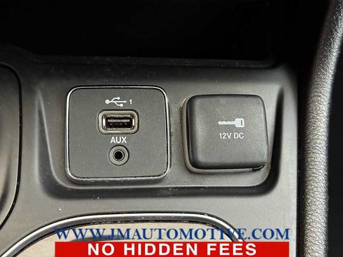 Used 2020 Jeep Cherokee Limited image 38