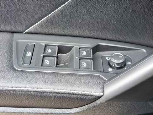 Used 2022 Volkswagen Tiguan SEL R-Line image 28