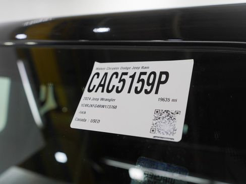 Used 2024 Jeep Wrangler Unlimited Rubicon AWD/4WD image 33