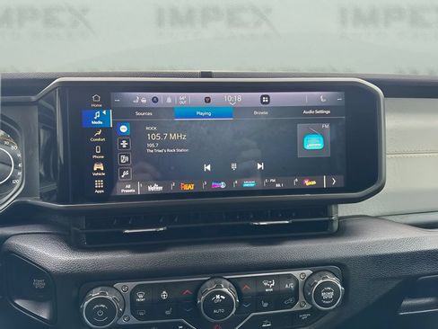 Used 2025 Jeep Wrangler Unlimited Sport AWD/4WD image 18
