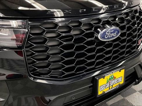 Used 2025 Ford Explorer ST AWD/4WD image 35