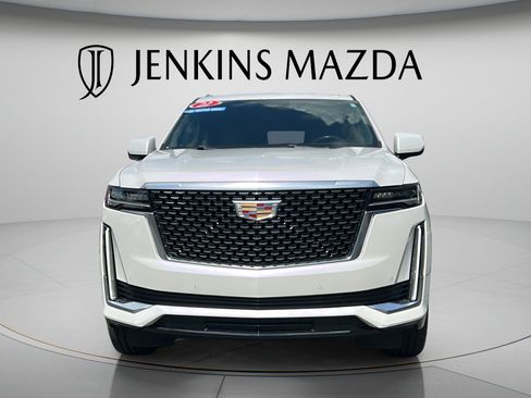 Used 2022 Cadillac Escalade ESV Premium Luxury RWD image 9