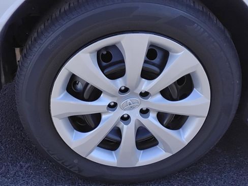 Used 2023 Toyota Corolla LE image 11