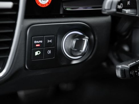 Certified 2022 Porsche Cayenne Turbo AWD/4WD image 26