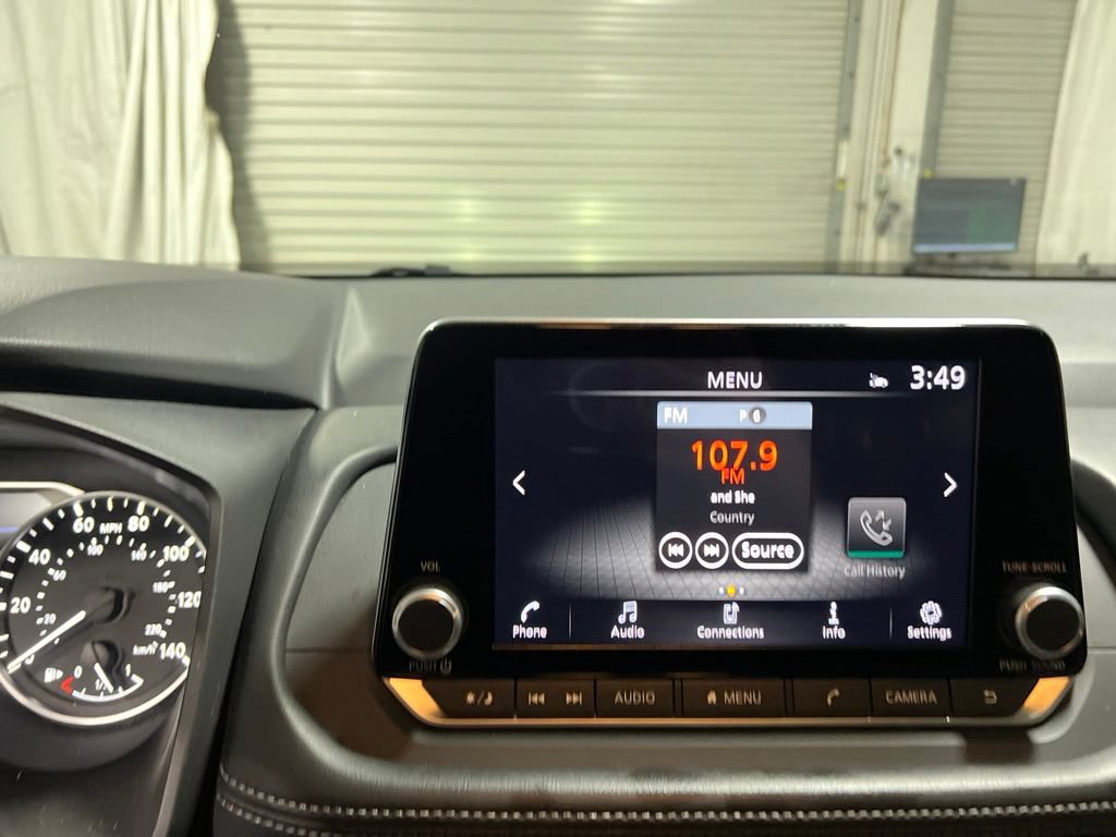 Used 2025 Nissan Rogue SV FWD image 26