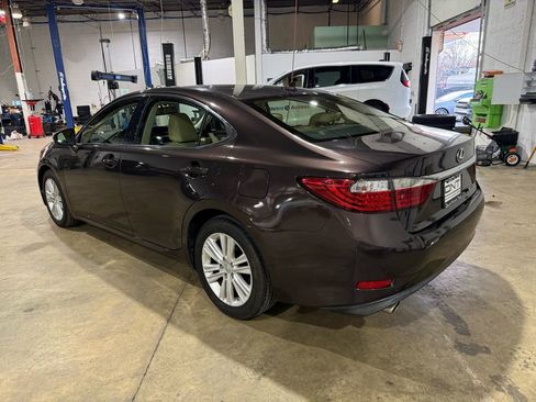 Used 2013 Lexus ES 350 w/ Premium Pkg FWD image 4