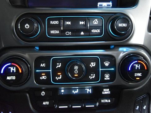 Used 2015 Chevrolet Suburban LT image 33