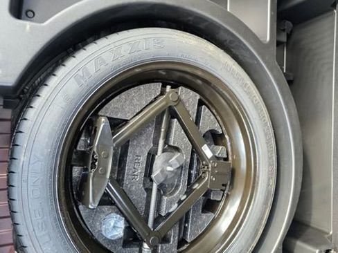 Used 2019 Chevrolet Blazer LT image 13