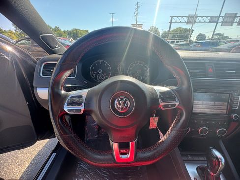 Used 2013 Volkswagen Jetta GLI Autobahn FWD image 9