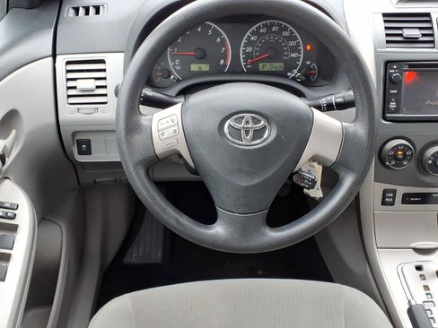 Used 2013 Toyota Corolla LE FWD image 5