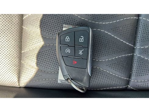 Certified 2021 Buick Envision Avenir w/ Technology Package II AWD/4WD image 34