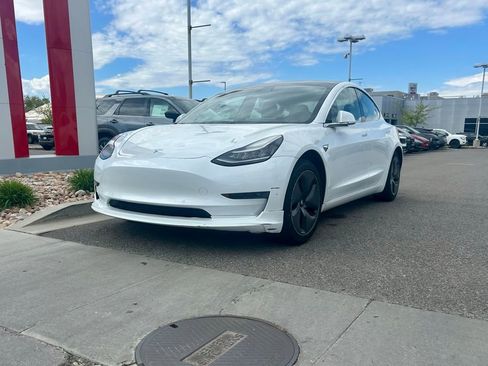 Used 2020 Tesla Model 3 Standard Range image 2