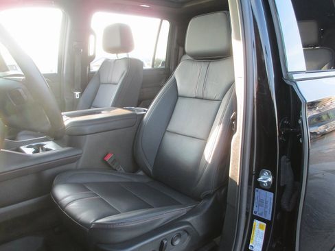 Used 2024 Chevrolet Suburban RST w/ Sport Performance Package image 20