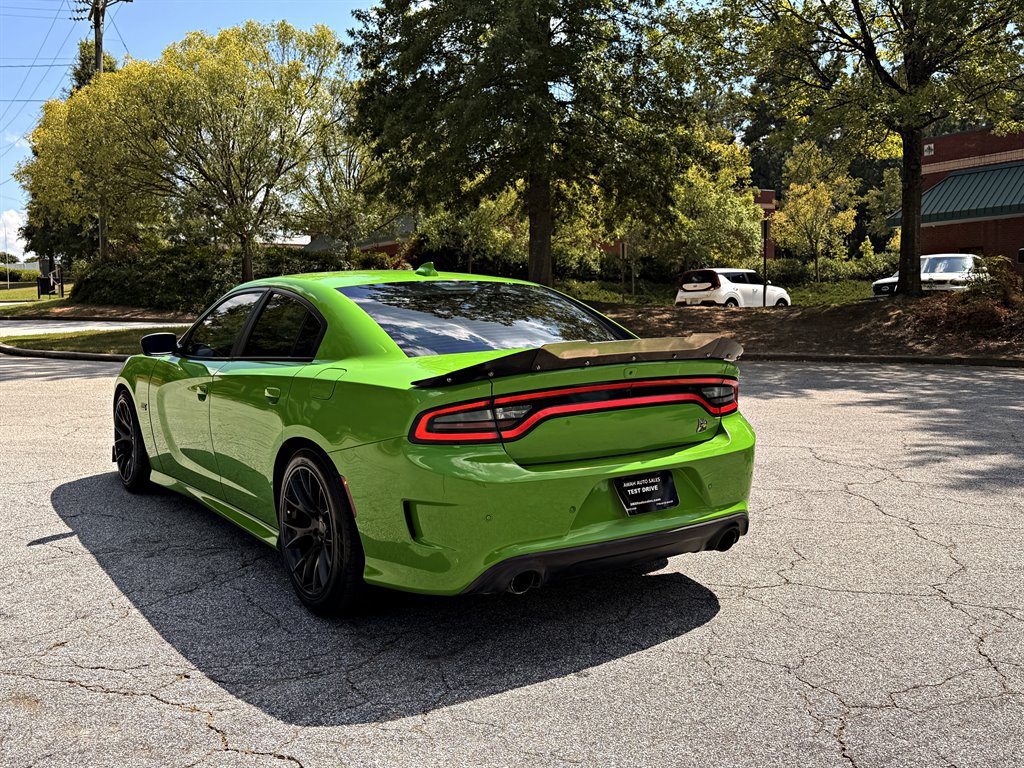 Used 2017 Dodge Charger R/T Scat Pack w/ Beats Audio Group RWD image 7