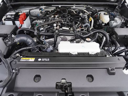 Certified 2025 Toyota 4Runner SR5 AWD/4WD image 21