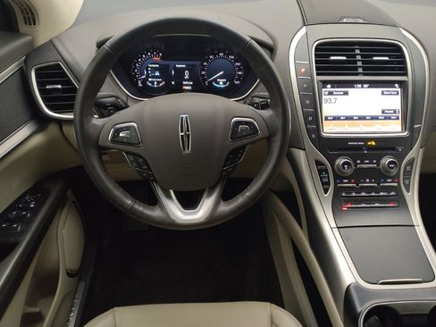 Used 2018 Lincoln MKX Premiere image 22