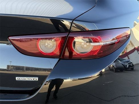 Used 2019 MAZDA MAZDA3 Sedan w/ Premium Package image 6