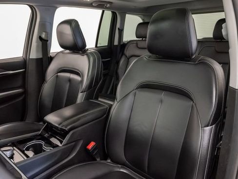 Used 2023 Jeep Grand Cherokee Limited AWD/4WD image 11