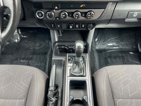 Used 2019 Toyota Tacoma TRD Sport image 18