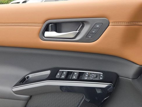 New 2026 Nissan Pathfinder Platinum image 27