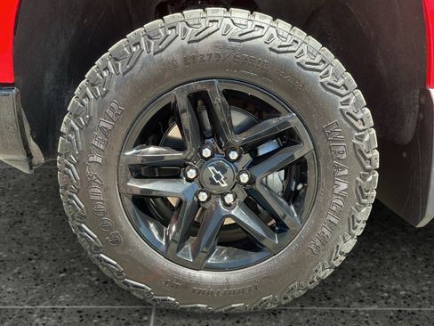 Used 2024 Chevrolet Silverado 1500 Custom Trail Boss AWD/4WD image 14