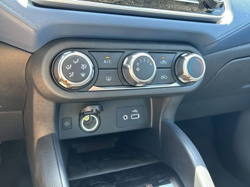 New 2025 Nissan Versa SV w/ Trunk Package image 26