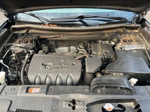 Used 2017 Mitsubishi Outlander SEL AWD/4WD image 9