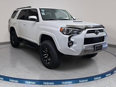 Used 2021 Toyota 4Runner TRD Off-Road Premium w/ Moonroof Package AWD/4WD image 4