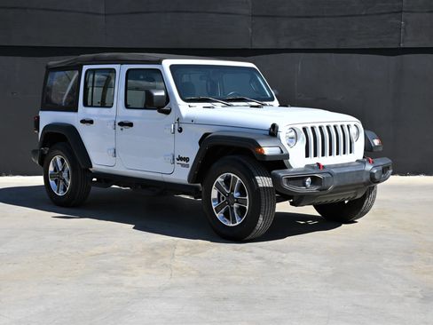 Used 2021 Jeep Wrangler Unlimited Sport AWD/4WD image 3