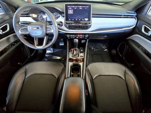 Certified 2024 Jeep Compass Latitude image 9