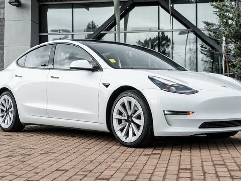 Used 2021 Tesla Model 3 Long Range image 1