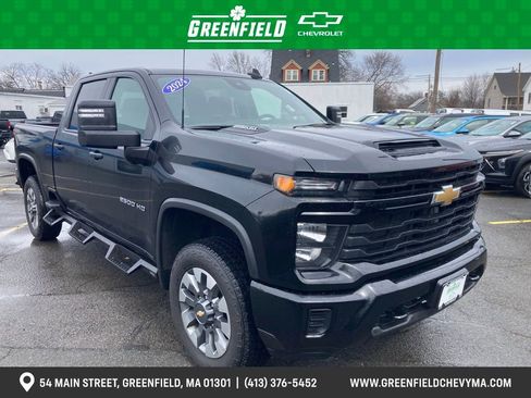 Used 2024 Chevrolet Silverado 2500 Custom w/ Custom Value Package image 1