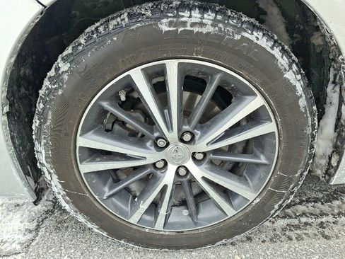 Used 2016 Toyota Corolla LE Premium image 9