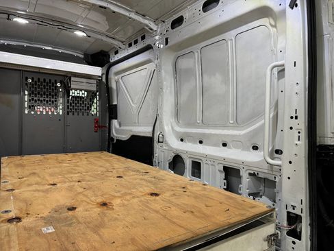 Used 2018 Ford Transit 250 130 Medium Roof image 79